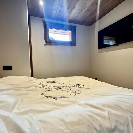 Moderne Au Coeur De Notre-dame-de-bellecombe, Proche Pistes Et Commodites - Fr-1-505-185